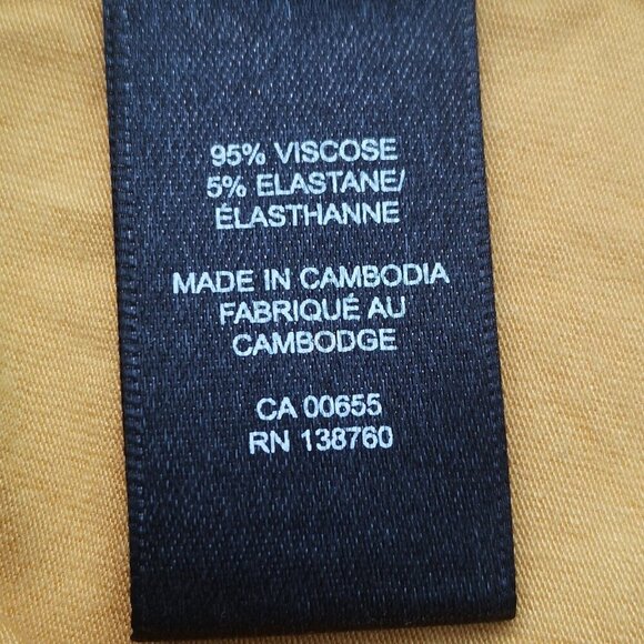 RW&CO Ladies Size Medium Mustard Yellow Short Sleeves V-neck T-shirt - Picture 4 of 9